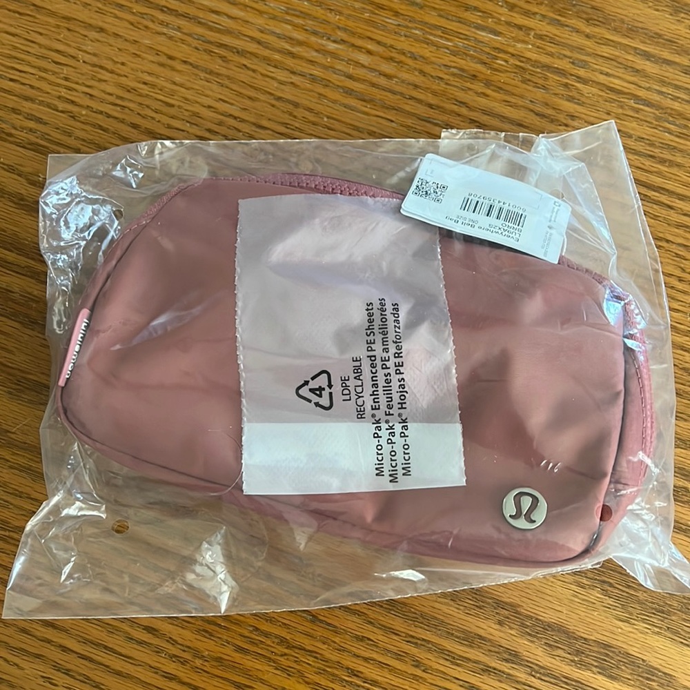 LuluLemon Everywhere Belt Bag